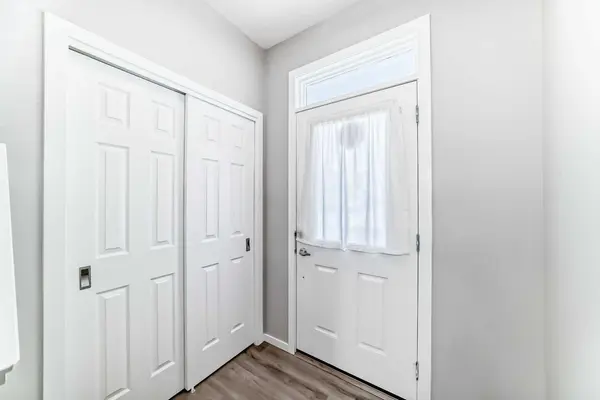 224 Carringham WAY NW, Calgary, AB T3P 1V9