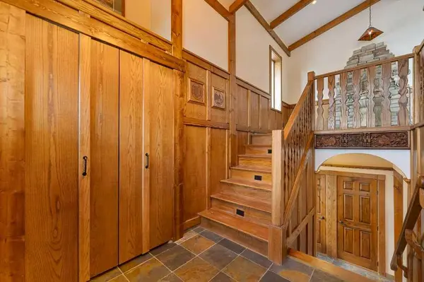 764 East Chestermere DR, Chestermere, AB T1X 1A6