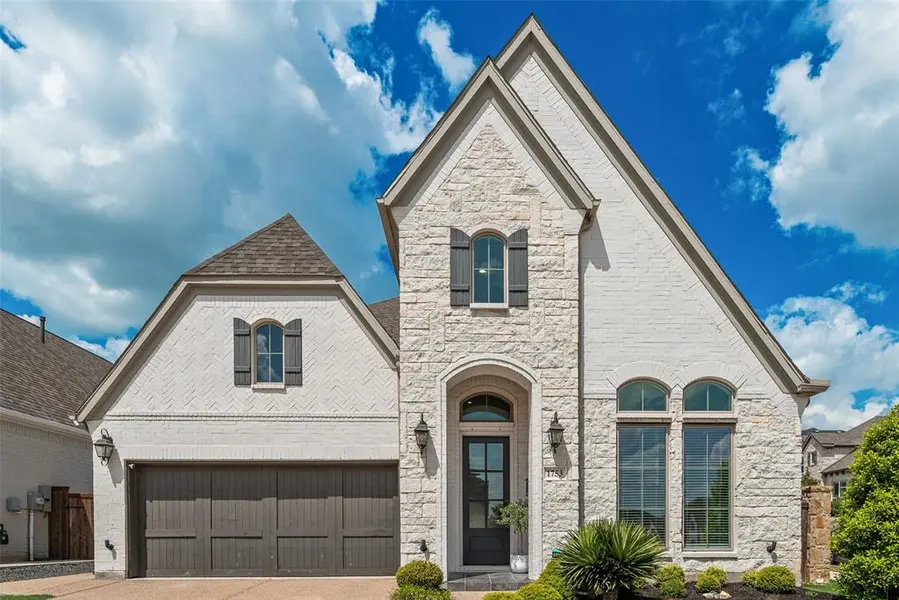 1753 Sir Dustin Lane, Carrollton, TX 75010