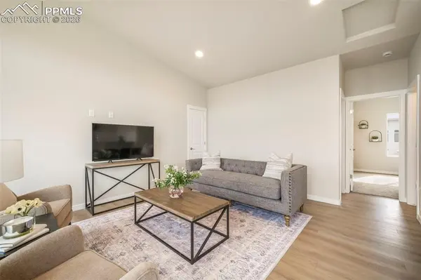 241 Front ST #102, Monument, CO 80132