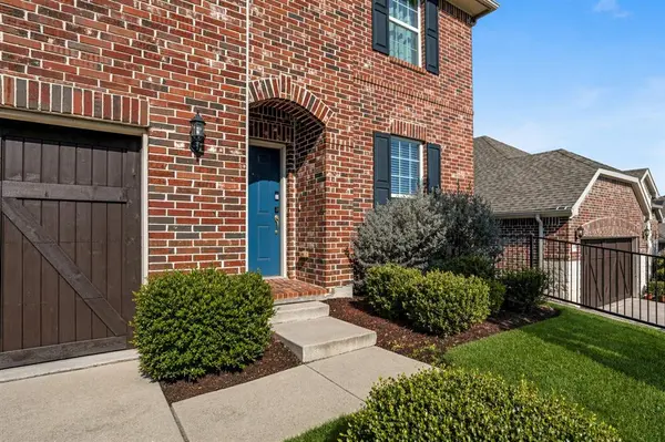 208 Copper Canyon Drive, Lewisville, TX 75067