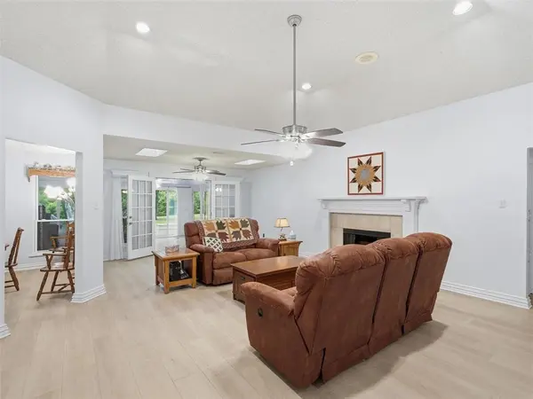 6065 Autumn Hills Drive, Fort Worth, TX 76140