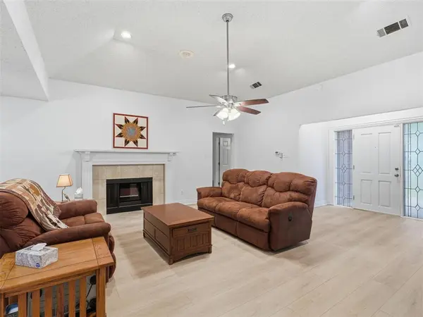 6065 Autumn Hills Drive, Fort Worth, TX 76140