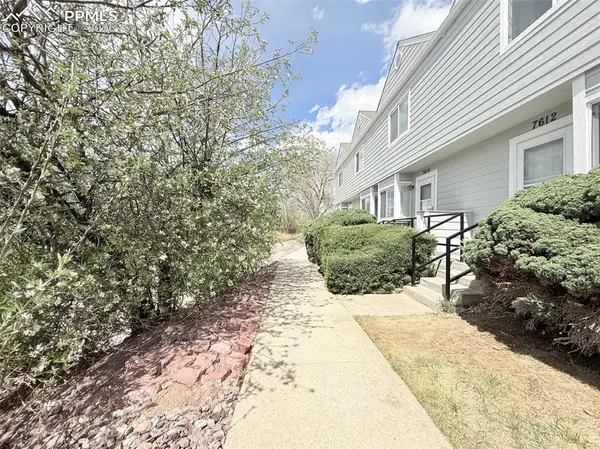 7612 Lexington Manor DR, Colorado Springs, CO 80920