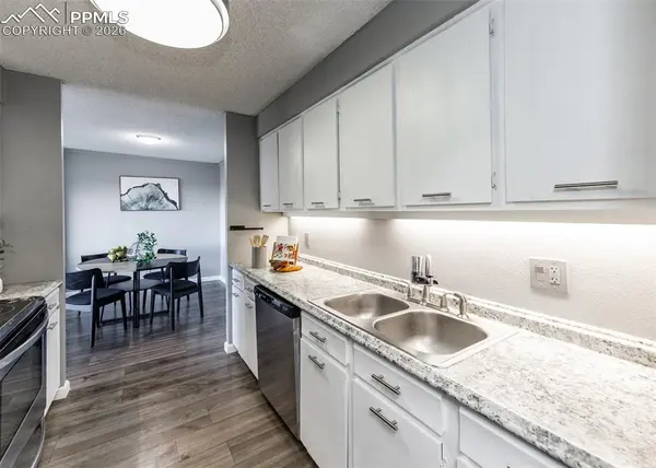 411 Lakewood CIR #B913, Colorado Springs, CO 80910