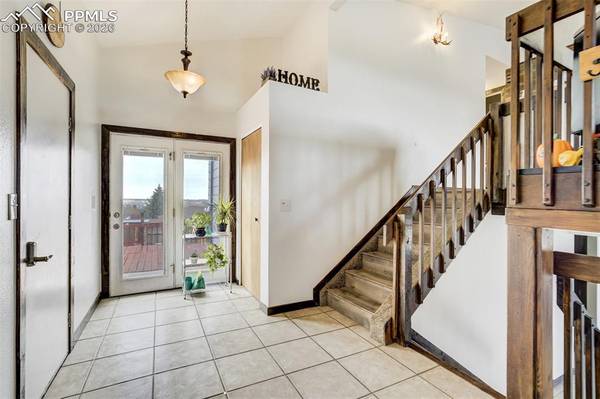 7425 Painted Rock DR, Colorado Springs, CO 80911