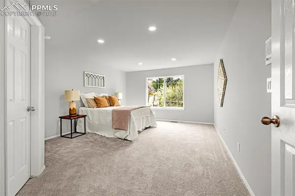 5750 Daltry LN, Colorado Springs, CO 80906