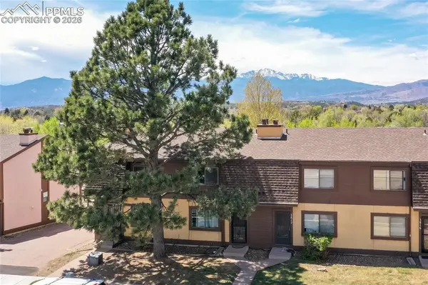 3808 Oro Blanco DR, Colorado Springs, CO 80917