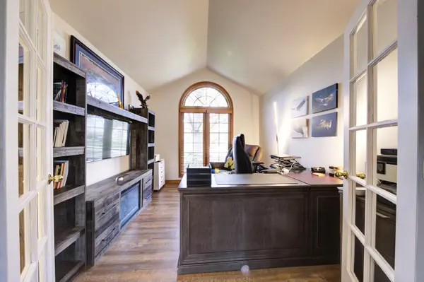 48135 Covington CT, Canton Twp, MI 48187