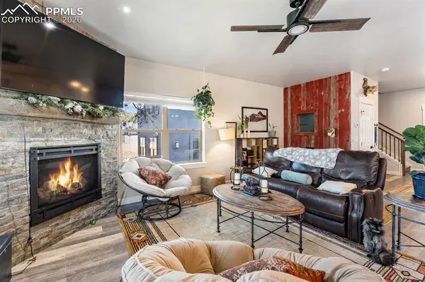 118 E Chester AVE, Woodland Park, CO 80863