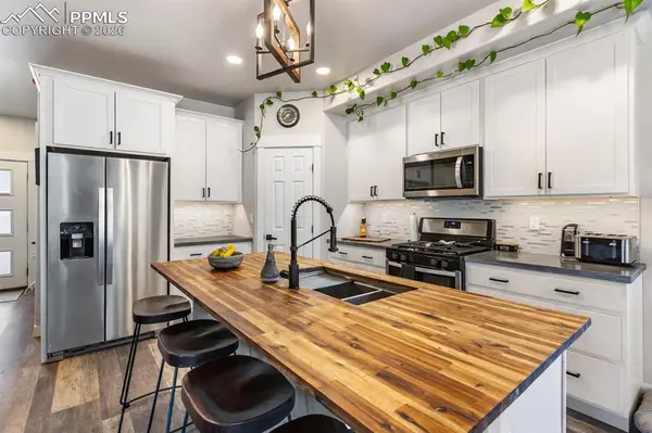 118 E Chester AVE, Woodland Park, CO 80863