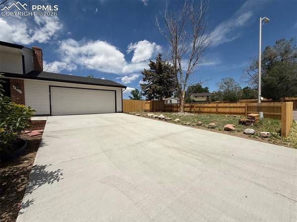 4770 Newton DR, Colorado Springs, CO 80916