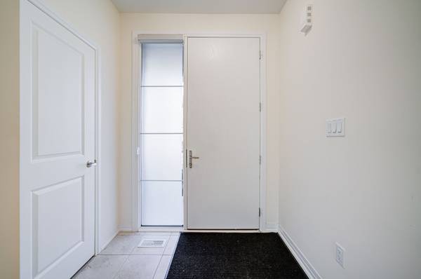 1091 Pisces TRL, Pickering, ON L1X 0P8