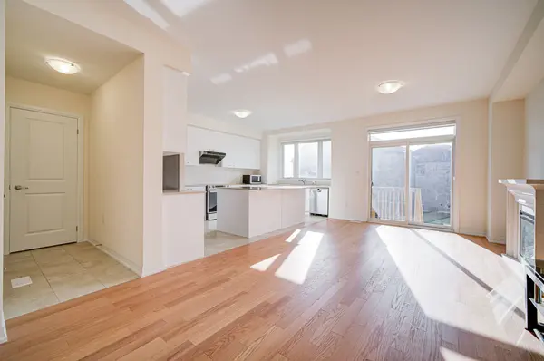 1091 Pisces TRL, Pickering, ON L1X 0P8