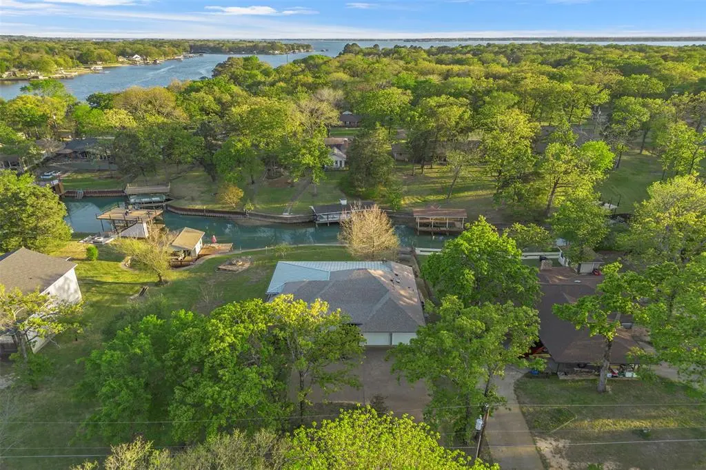 116 1st Oak Drive, Enchanted Oaks, TX 75156