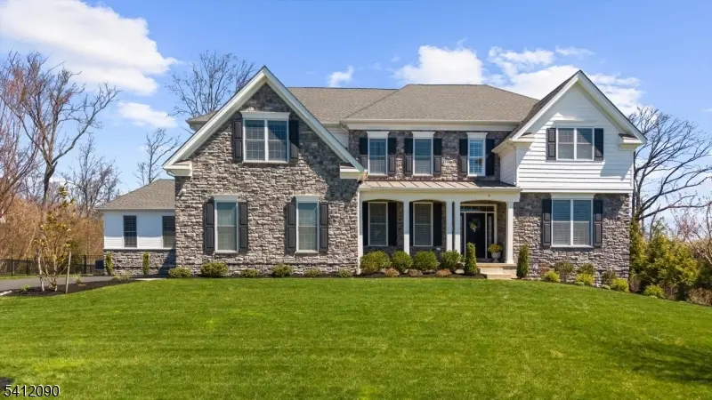 9 Donna Dr, Raritan Twp., NJ 08822