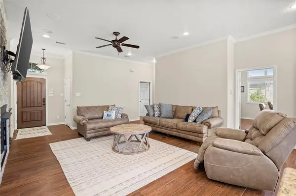 116 1st Oak Drive, Enchanted Oaks, TX 75156