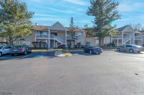 29 Amberly Ct, Franklin Twp., NJ 08823