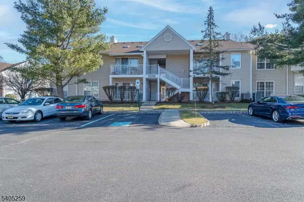 29 Amberly Ct, Franklin Twp., NJ 08823