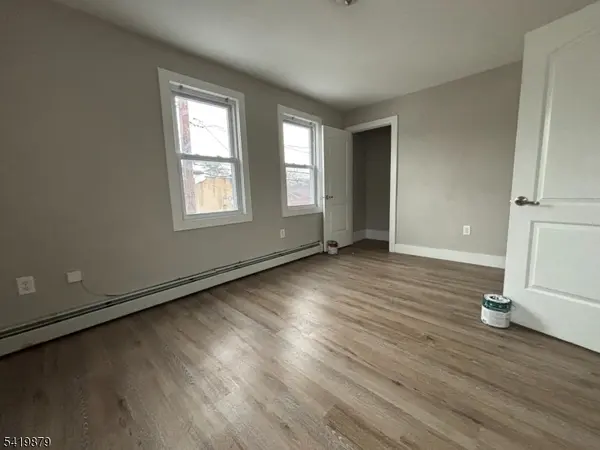 355 River Dr #2, Garfield City, NJ 07026