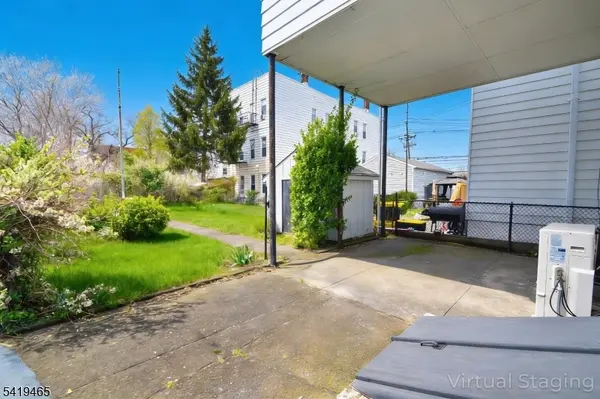 10 Lake Ave, Clifton City, NJ 07011