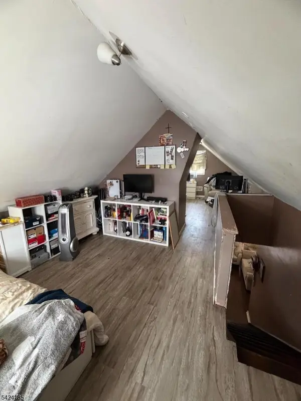 221 Center St, Elizabeth City, NJ 07202