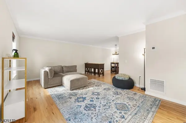 112 Peapack Road Unit 2 #2, Far Hills Boro, NJ 07931