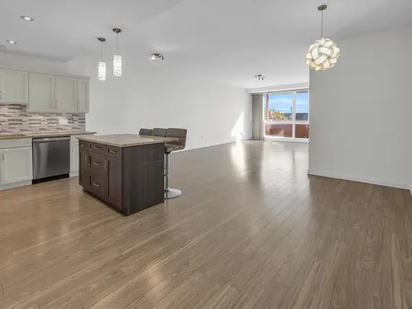 374 River AVE, Winnipeg, MB R3L 0C5