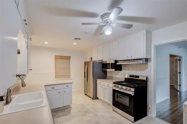 3263 Bilglade Road, Fort Worth, TX 76133