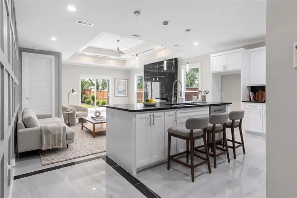 3105 Crossman Avenue, Dallas, TX 75212