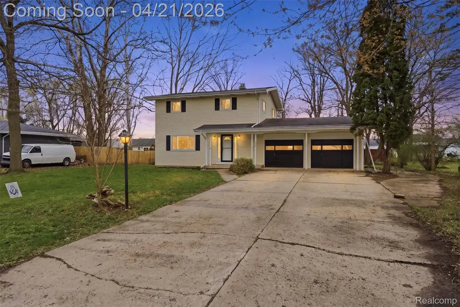 4450 Westway DR, Flint Charter Township, MI 48473