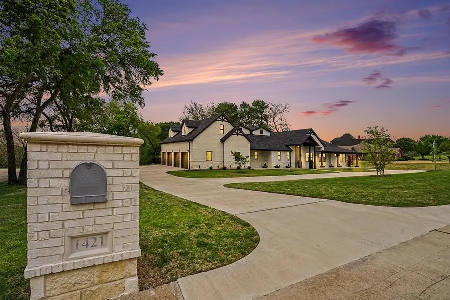 1421 Red Oak Circle, Farmersville, TX 75442