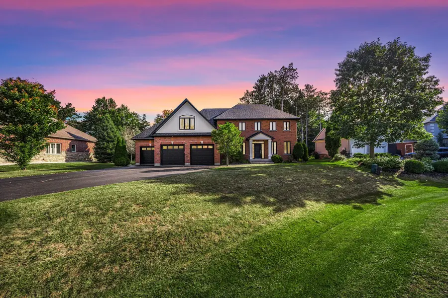 38 Lilac LN, Springwater, ON L9S 2B5