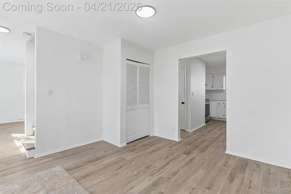 4450 Westway DR, Flint Charter Township, MI 48473