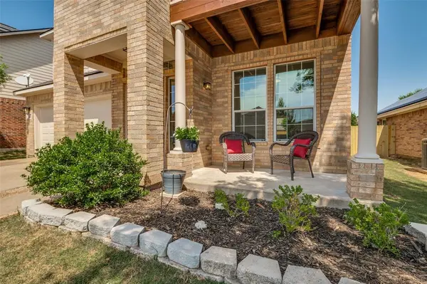 1618 Wildflower Drive, Waxahachie, TX 75165