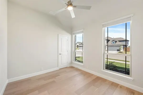 204 Sweetwater Drive, Commerce, TX 75428