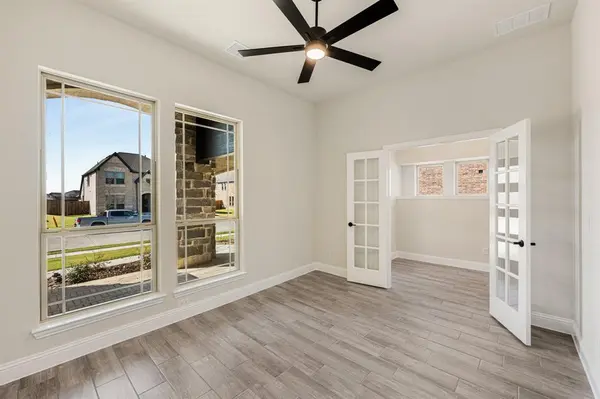 4 Covey Lane, Sanger, TX 76266