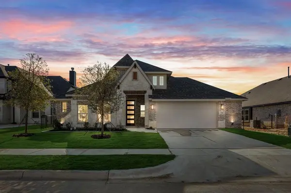 324 Bowrider Lane, Granbury, TX 76049