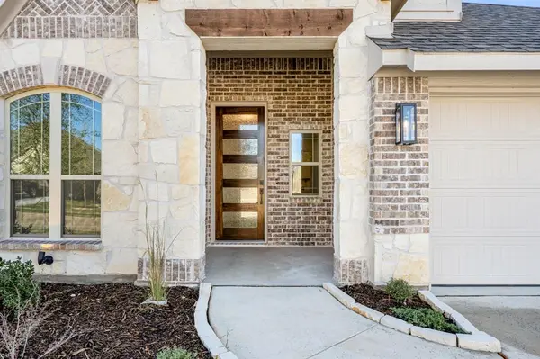 324 Bowrider Lane, Granbury, TX 76049