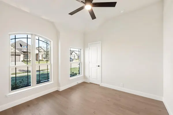 324 Bowrider Lane, Granbury, TX 76049