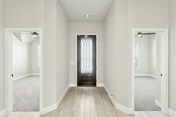 908 Lasalle Drive, Red Oak, TX 75154