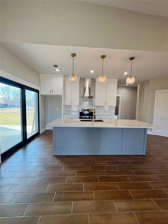 2713 Stone Briar Drive, Mount Pleasant, TX 75455