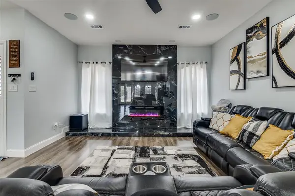 719 Meadowbrooke Circle, Duncanville, TX 75137