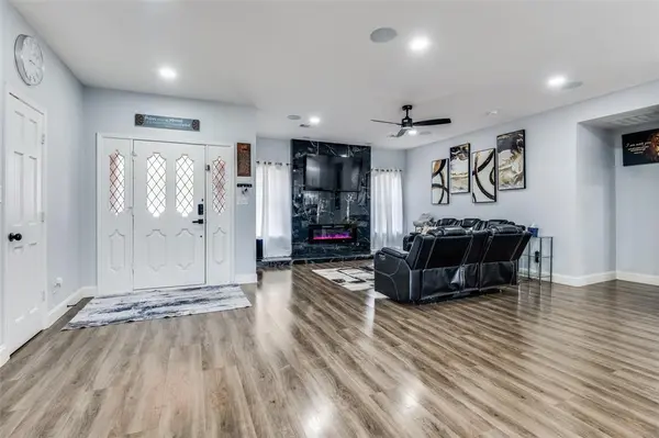 719 Meadowbrooke Circle, Duncanville, TX 75137