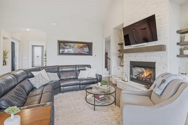 851 Horseshoe Meadows Drive, Waxahachie, TX 75167