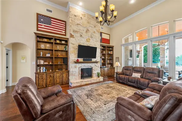 241 W Chapman Road, Hewitt, TX 76643