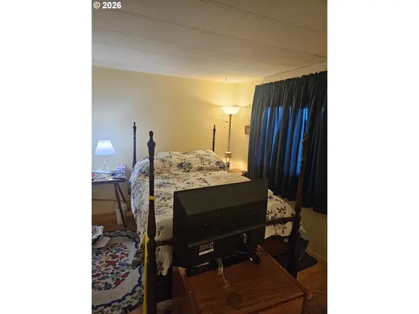 1800 LAKEWOOD CT, Eugene, OR 97402