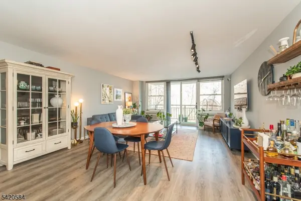 300 Main St #211, Little Falls Twp., NJ 07424