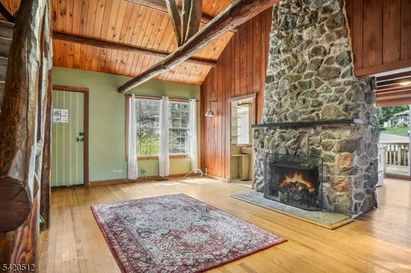 6 West Cir, Ringwood Boro, NJ 07456