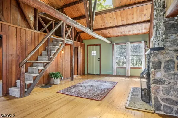 6 West Cir, Ringwood Boro, NJ 07456